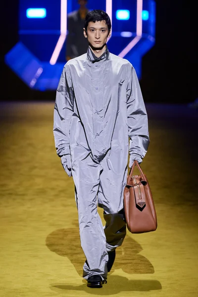 Look 14